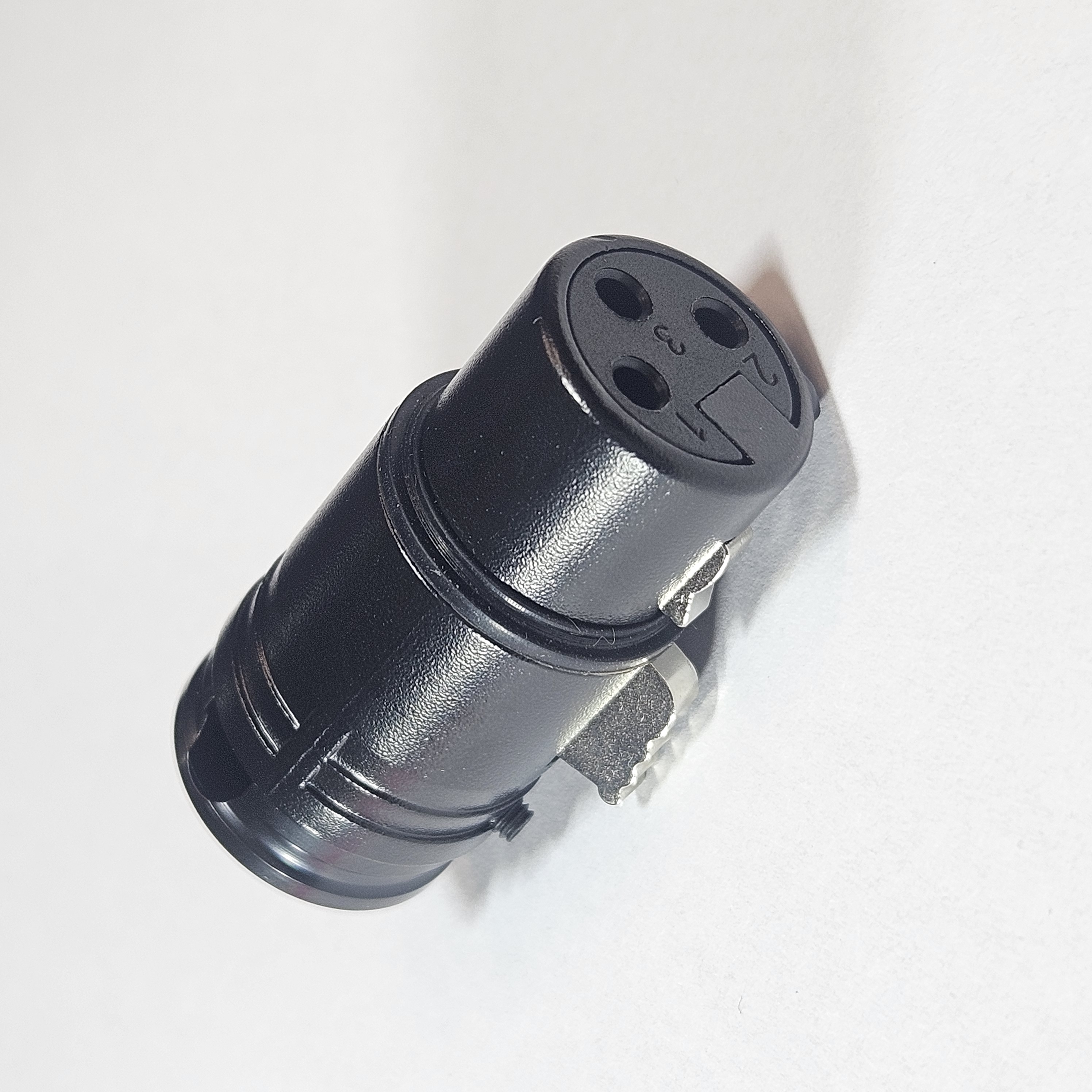 Right Angle XLR 3 pin Line Socket with Latch High Quality